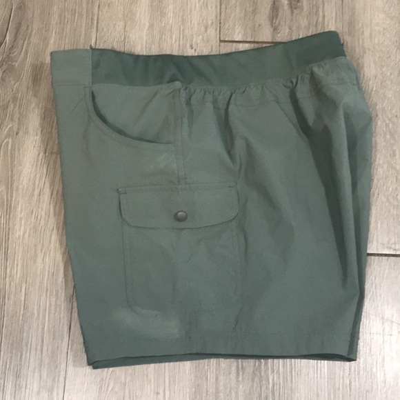 Marika Dark Sage Green Athletic Shorts size L - Picture 5 of 8